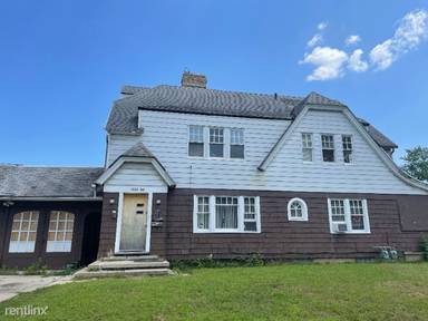Main picture of 2020 Fernwood Ave