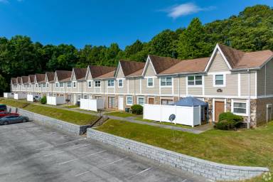 Main picture of Stone Brooke Apartments