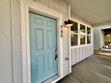 Main picture of 746 Crossbill Ln