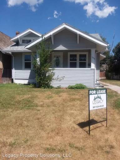 Main picture of 1004 W Pershing Blvd