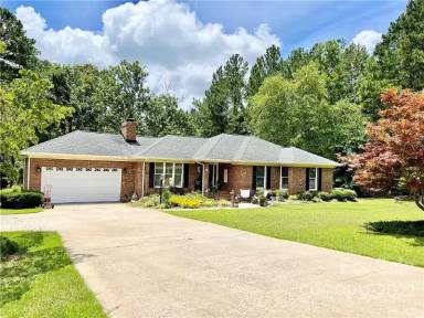 Main picture of 5215 Golf Course Rd