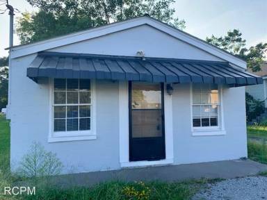 Main picture of 2982 Old Highway 431