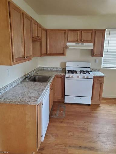 Main picture of 79 Ellington St