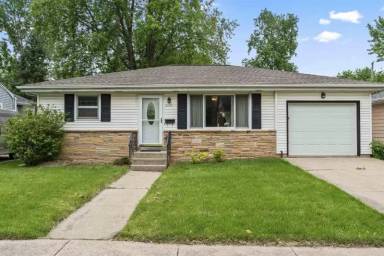 Main picture of 2830 Moland St