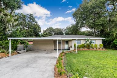 Main picture of 304 McLean Dr