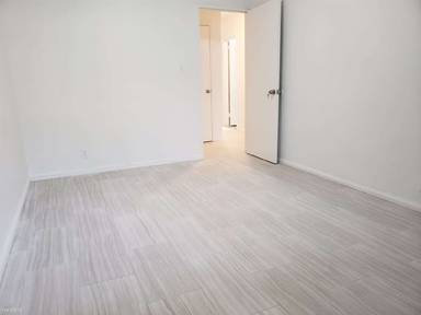 Main picture of 120 Bay 11th St
