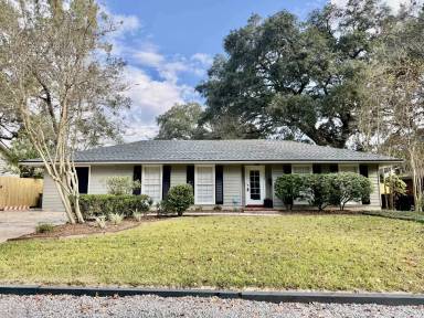 Main picture of 4647 Loyola Dr