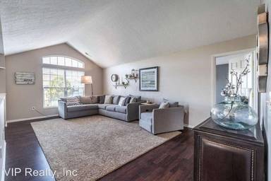 Main picture of 5574 Viningbrook Dr