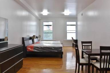 Main picture of 384 3rd Ave