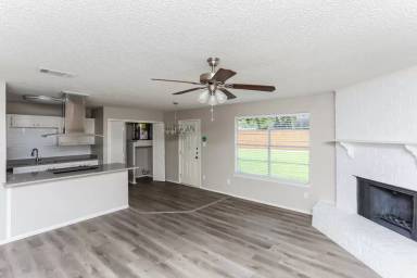 Main picture of 603 S Waxahachie St