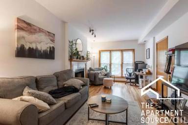 Main picture of 1429 N Wicker Park Ave