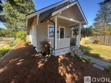 Main picture of 3704 N Huson St