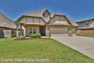 Main picture of 2805 NW 172nd St