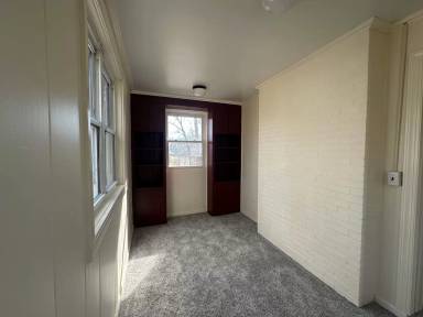 Main picture of 1321 Peaks St