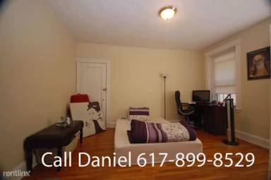 Main picture of 352 Riverway