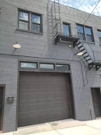 Main picture of 916 Washington Blvd