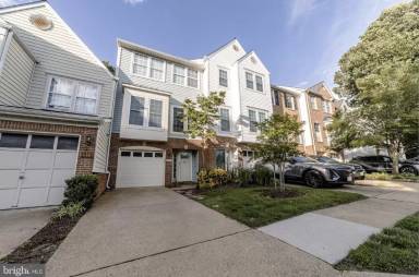 Main picture of 3983 Cressida Pl