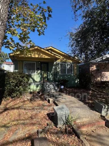 Main picture of 1026 W 41st St