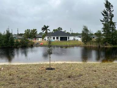 Main picture of 3610 NE 9th Pl