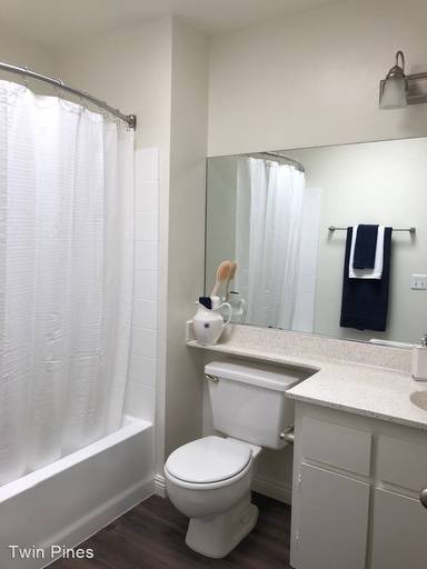 Main picture of 2567 Orange Ave