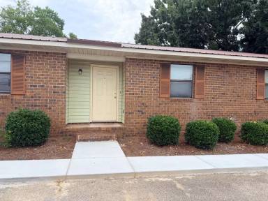 Main picture of 1605 Westbrook Dr