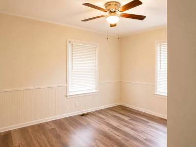 Main picture of 427 Lakeview St