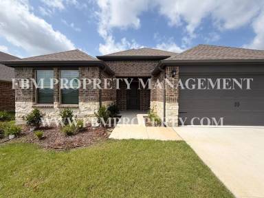 Main picture of 329 Thoroughbred St