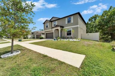 Main picture of 1863 Moon Cactus Ct