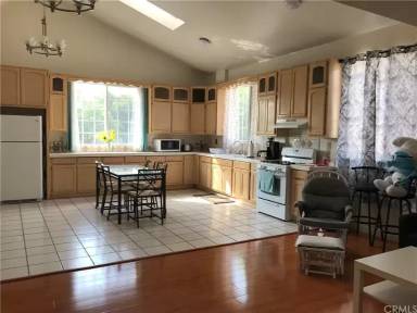 Main picture of 2637 Dobinson St