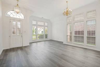 Main picture of 3928 Overlake Dr