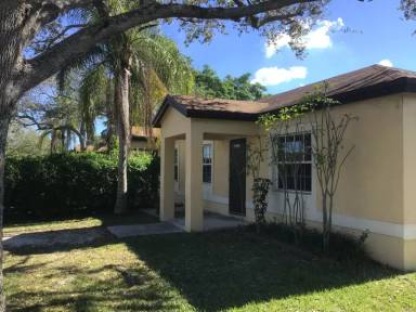 Main picture of 10634 SW 182nd St