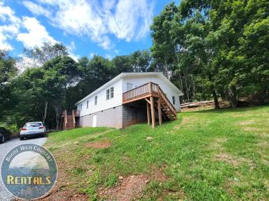 Main picture of 427 Sugarloaf Rd