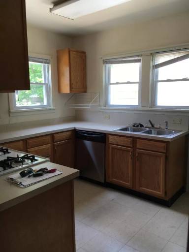 Main picture of 212 W Ells Ave