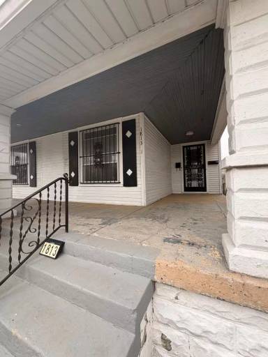 Main picture of 1813 W Gaulbert Ave