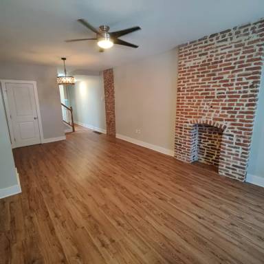 Main picture of 1621 Oak St