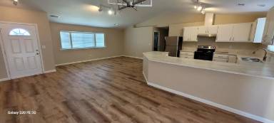 Main picture of 1273 N Modoc Ave