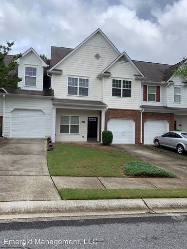 Main picture of 2415 Suwanee Pointe Dr