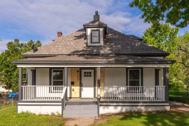 Main picture of 207 Leeds Ave