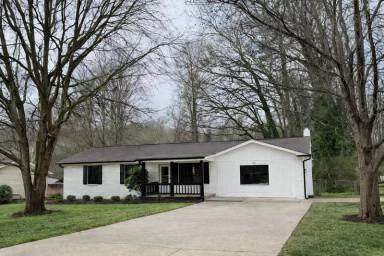 Main picture of 80 Glenn Burnie Dr