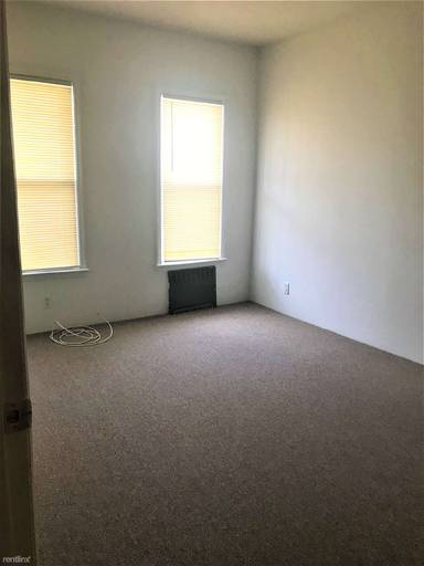 Main picture of 2 Brighton Ct