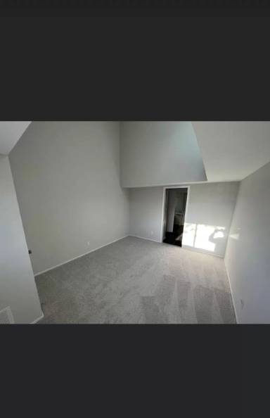 Main picture of 1077 Lancaster Blvd