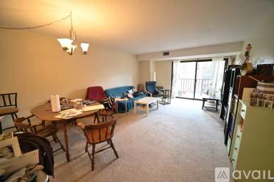 Main picture of 70 Centre St