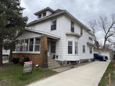 Main picture of 865 Leonard St NW