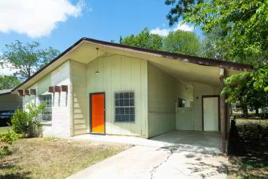 Main picture of 5900 Glen Meadow Dr