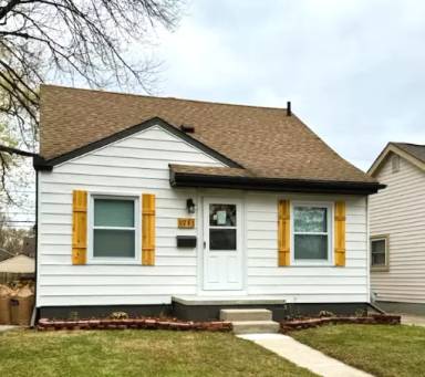 Main picture of 1751 Woodward Hts