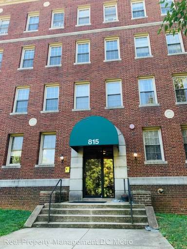 Main picture of 815 Maryland Ave NE