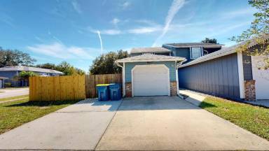 Main picture of 12066 Cobblewood Ln N