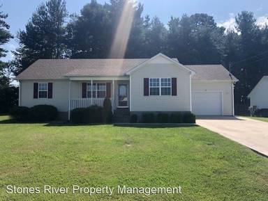 Main picture of 204 Brook Hollow Cir