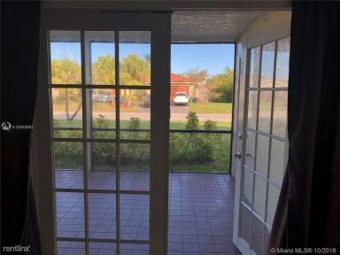 Main picture of 11601 NW 28th St