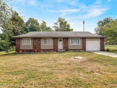 Main picture of 106 N Pinewood Ave